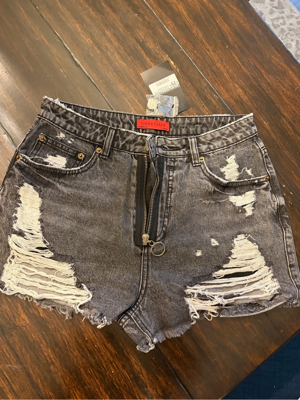 Signature8 Washed Gray Distressed High-Rise Jean Shorts size medium 8-10